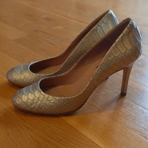 Ann Taylor gold pumps size 6